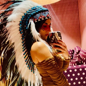 Pocahontas feather necklace hotsell