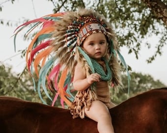 Baby 9 bis 18 Monate 47cm Indianer Kopfschmuck Replik mit Regenbogen Hahn Federn