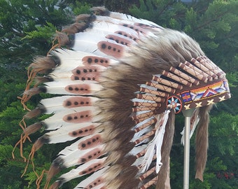 Medium Indian Hoofdtooi Replica gemaakt met echte witte kalkoen veren en bruine Rooster veren