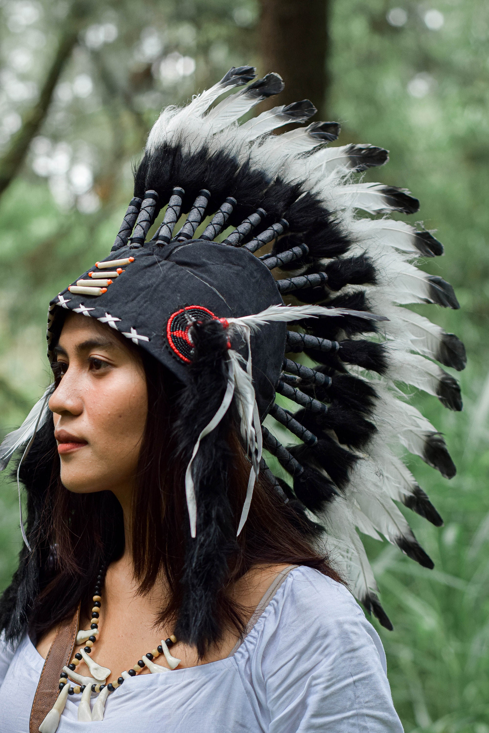 黒と白の羽根飾り：手作りインディアンコスチュームモヒカン - Etsy 日本