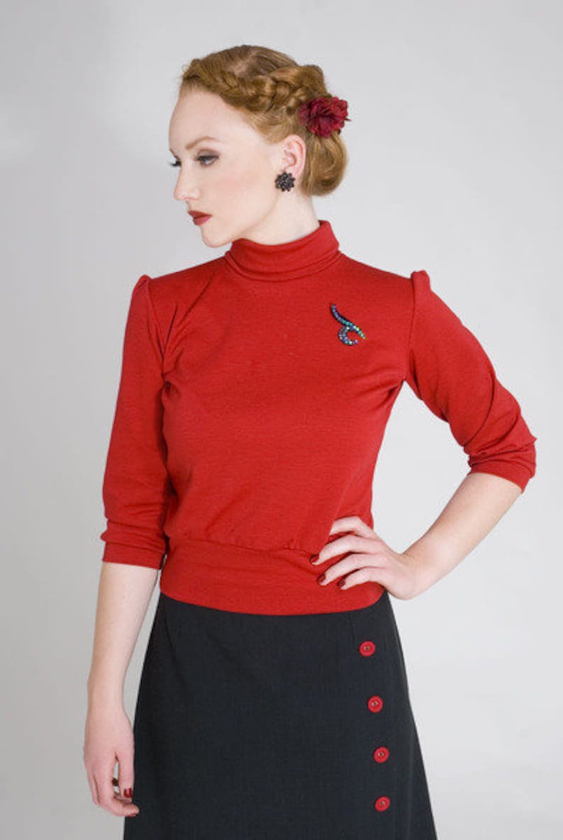 1940s Blouses, Shirts, Knit Tops Styles – Fashion History shirt 