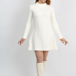 Robe mini-robe Peregrine White de style vintage, années 1960, 70 image 2