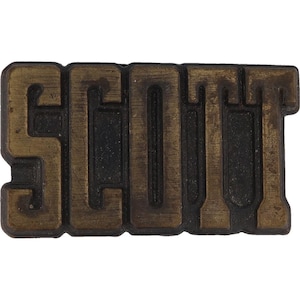 Etiqueta de nombre Scott Scotty Scottie Hippie Hippy Retro 1970s Vintage Cinturón Hebilla Retro Burbuja Letra Barra Hola Mi Es