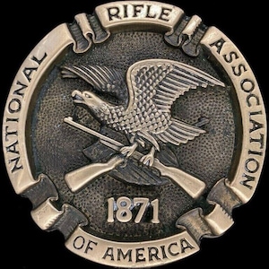 Hebilla de cinturón vintage de latón para rifle nacional, miembro de la NRA, arma, milicia, cazador, década de 1970, 2.º águila, arma de fuego, revólver, pistola, 44, 45 II, pistola, vaquero