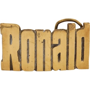 Etiqueta de nombre de latón nuevo Ronald Ron Ronnie Ronny, hebilla de cinturón vintage de los años 70, estilo hippie, estilo retro, con letras de burbuja, estilo hippie, Hola mi amor