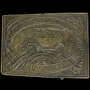 Henry Ford Model T Detroit MI Automobile Show Car Sammlerstück Erinnerungsstücke Geschenk 1970er Jahre NOS Vintage Gürtelschnalle