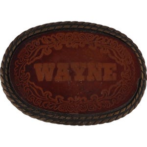Etiqueta de nombre de vaquero de cuero Wayne, estilo hippie retro, hebilla de cinturón vintage de los años 80, barra con letras de burbuja retro, Hola mi Is