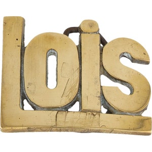 Etiqueta de nombre Lois Lola Lo de latón nuevo, hebilla de cinturón vintage Nos de los años 70, estilo hippie, estilo retro, con letras de burbuja, estilo "Hola, mi Is"