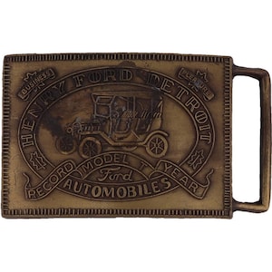 Model T A Detroit Classic Car Automobile Antique Crank 1970s Vintage Belt Buckle Henry Ford Michigan Show Collectible Memorabilia