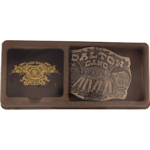 Nuova fibbia per cintura vintage in ottone Dalton Gang Coffeyville Kansas Rapinatore Fuorilegge Nos Old West Bank Wild Law Enforcement Vice Sceriffo Western