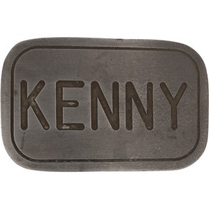 Etiqueta de nombre Kenneth Ken Kenny, estilo hippie, estilo western, estilo retro de los años 80, hebilla de cinturón, estilo hippie, estilo retro, con letras de burbuja, "Hola, mi nombre es Pewter".