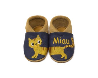 Personalized baby shoes, leather slippers embroidered with name and cat motif, genuine leather, christening gift, kindergarten shoes, house shoes
