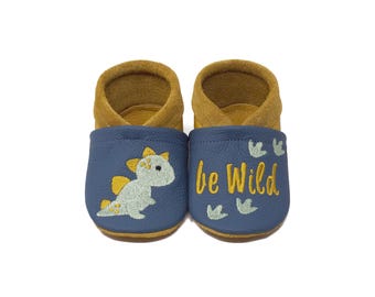 Krabbelschuhe personalisiert, Lederpuschen mit Namen und Motiv Dinosaurier,Dino bestickt, Kindergartenschuhe,Geschenk zur Geburt,Babypuschen