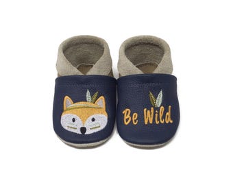Personalized baby shoes made of soft leather with a fox motif, embroidered leather booties, crawling shoes, kindergarten shoes, christening gift