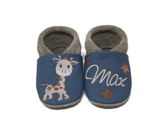 Personalized crawling shoes, leather booties embroidered with name and giraffe motif, kindergarten shoes, gift for newborns, baby booties