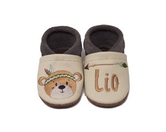 Personalized baby shoes, leather booties embroidered with name and boho teddy bear motif, gift for birth, christening, baby shower, kindergarten shoes