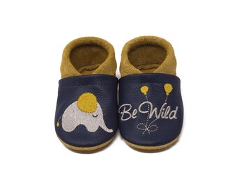 Personalized crawling shoes, eco-friendly leather booties with name and elephant motif, christening gift, baby booties, first walking shoes, house shoes