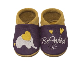 Lederpuschen, Krabbelschuhe bestickt mit Name und Motiv Elefant