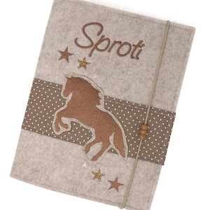 Paardenpaspoorthoes van vilt, gepersonaliseerd, paardenpaspoorthoes met naam, cadeau voor paardenliefhebbers, vilten map voor paardenpaspoort