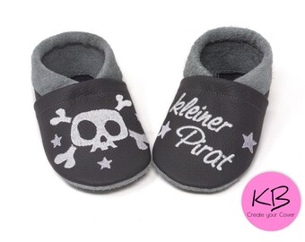 Crawling shoes with name, leather slippers personalized, pirate motif, skull, real leather kindergarten shoes, slippers, gift for birth