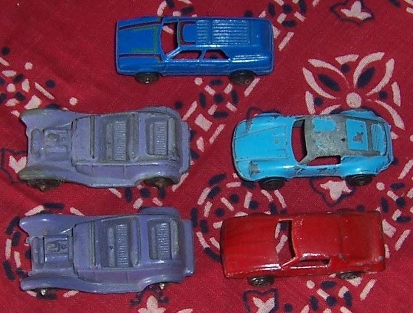 Lot De 46 Voitures Vintage Tootsietoy – Camions Et Remorques En Métal