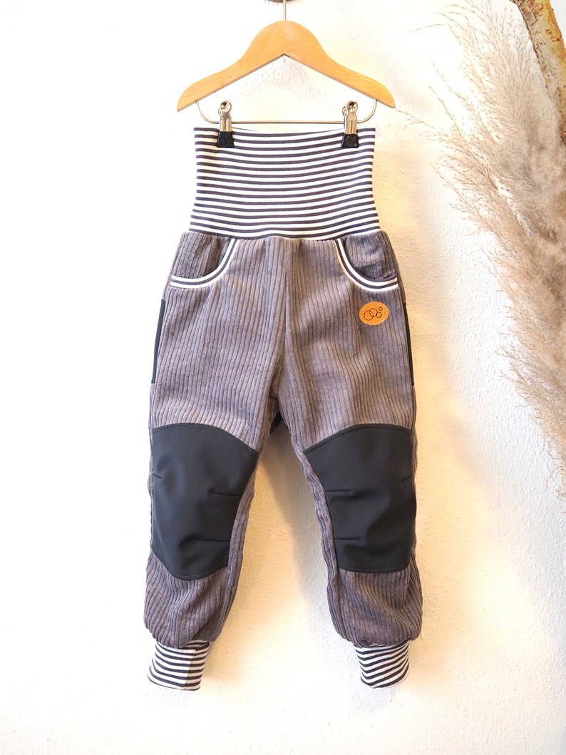 Pantalon en velours côtelé gris huître avec bordure softshell grise pantalon d'extérieur, pantalon d'aire de jeux, pantalon wax avec poches, GRUNNY gestreift mit Tasche