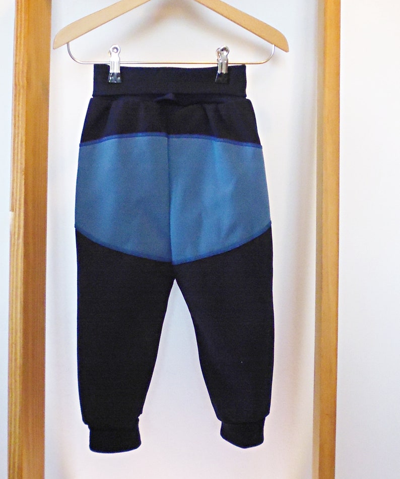 Softshellhose mit extra Besätzen blau, Matschhose, Outdoorhose Kinder Bild 2