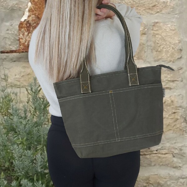 Damen Vegan Handtasche. Die nachhaltige Schultertasche ist aus 100% Baumwolle/Canvas. Große Shopper als Geschenkidee für Frauen