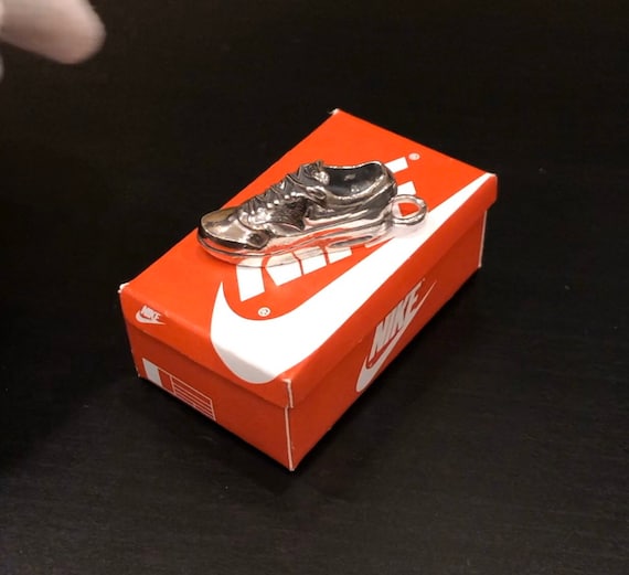 Sneaker Pendant Nike pendentif Air Max 1 | Etsy Sneaker Pendant Nike pendentif Air Max 1 | Etsy