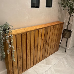 Custom radiator cover - Wide vertical slat design, custom size and finish. Custom Radiator cover - Modern wide vertical slats, Handmade to order. Made-to-Measure Radiator cabinet - Wide vertical slat, Bespoke deisgn, Ny size or colour