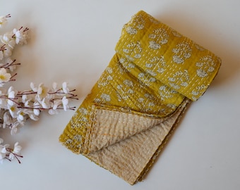 Vintage Quilt Angebot! Neue Kantha Kollektion Indischer Block Print Weißer Blumendruck Einzigartige Farbe Picknick Teppich Home Decor Boho Tagesdecke