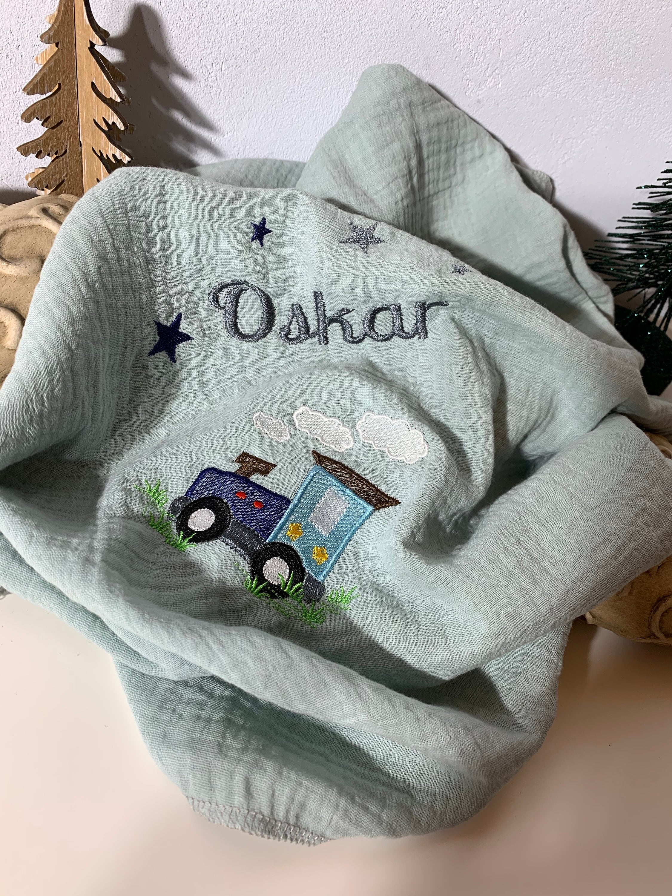 Burp cloth, muslin cloth, muslin diaper, embroidered