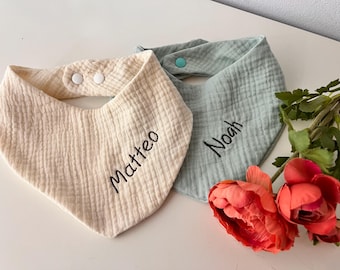 Bib with name, scarf, muslin cloth