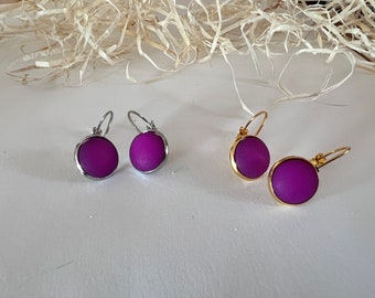 Earrings stainless steel or gold-plated with Polaris cabochons in purple