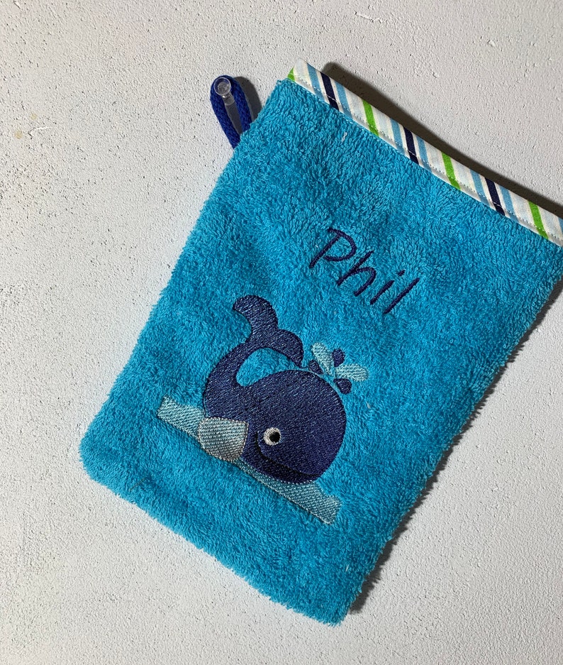 Wash mitt, washcloth, embroidered with desired name and appliqué Nr.9