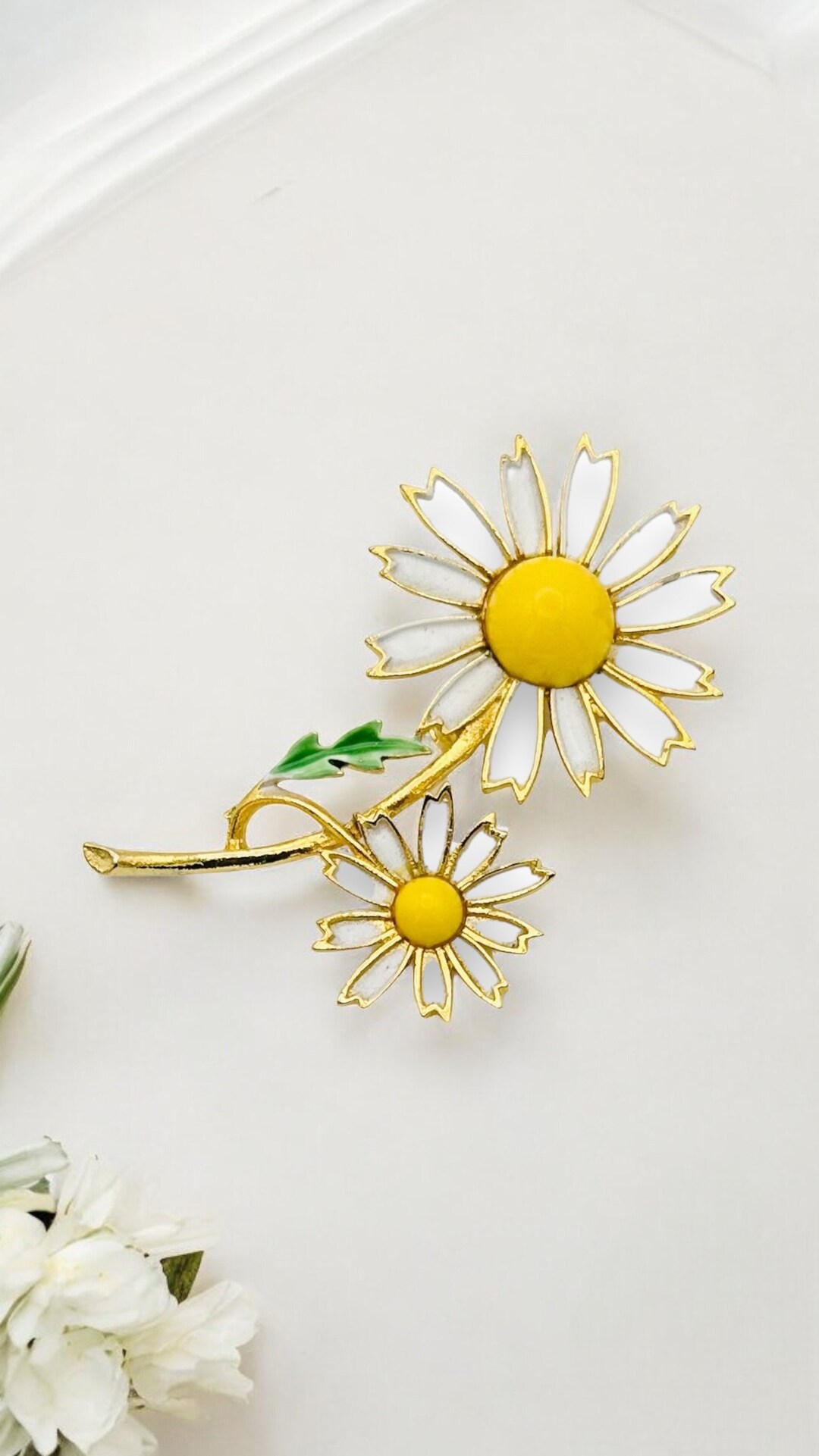 Vintage Signed Weiss Enamel Daisy Flower Brooch Pin Gold Tone Metal ...