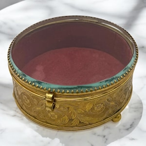 Vintage französische Ormolu Schmuckschatulle: Goldvergoldete abgeschrägte Glasschmuckbox