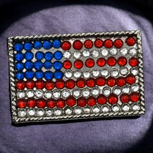Vintage American Flag Rhinestone Brooch Pin Silver Tone Metal USA Patriotic Unsigned 1 3/8&quot;