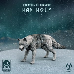 Puede incluir: Figura detallada de un Lobo de Guerra de Trenches of Midgard. El lobo es blanco con un arnés gris y está en un entorno nevado. La imagen incluye el texto "TRENCHES OF MIDGARD WAR WOLF", "MANUALLY SUPPORTED" y el logotipo de Rise Craft.