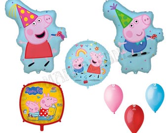 Może przedstawiać: Kolekcja kolorowych balonów z motywem Świnki Peppy. Balony przedstawiają Świnkę Peppę w różnych pozach, w czapkach imprezowych i z rekwizytami. Są też okrągłe i kwadratowe balony ze Świnką Peppą i jej rodziną. Dodatkowe balony są różowe, czerwone i niebieskie.