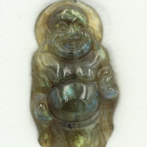 Labradorit Budha Figur graviert 3,3 x 1,8 mm Plastisch