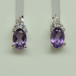 Noble Genuine 0.6 Carat Amethyst Earrings 925 Silver Zironia Sparkling Studs