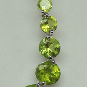 5.05 Carat Peridot Pendant 925 Silver Necklace Chain a sparkling dream Top