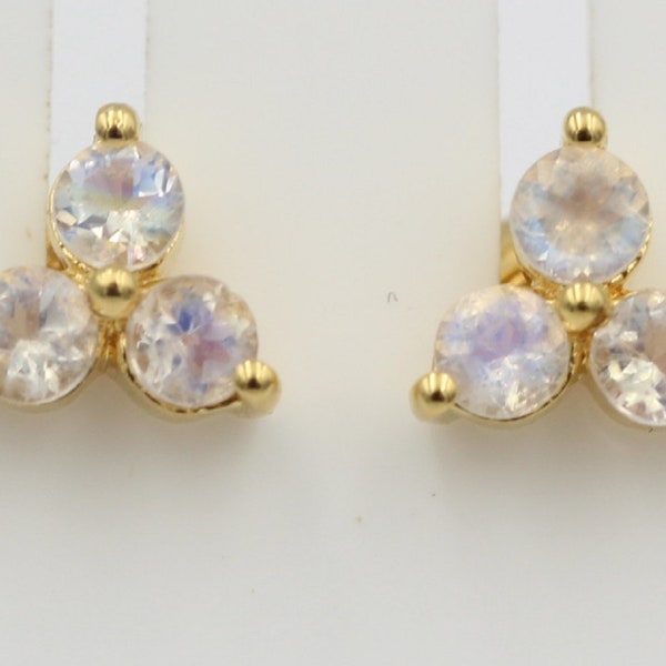 Cute 0.8 Carat Moonlight Topaz Earrings 925 Silver High Quality Gold Plated Top