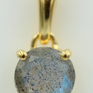 0.66 Carat Labradorite Pendant 925 Silver High Quality Gold Plated Necklace Chain Top
