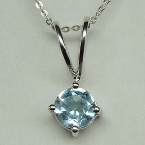 Noble 0.95 Carat Blue Topaz Pendant 925 Silver Necklace Sky Blue Topaz