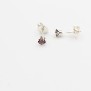 very rare 0.56 carat color change sapphires VS 925 silver Tanzania untreated