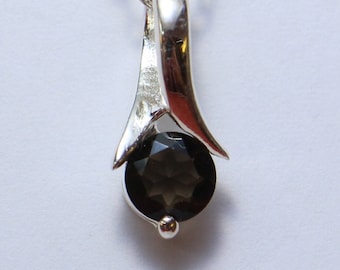 Elegant 0.76 carat smoky quartz pendant in tulip shape design, 925 silver necklace