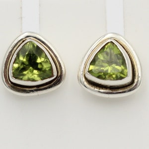 Noble 0.85 Carat Peridot Stud Earrings 925 Silver Olivine Earrings Gemstone