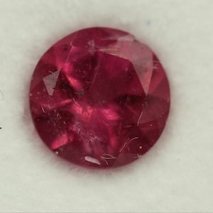 0.57 carat rare pink tourmaline untreated VVS quality